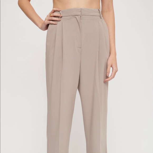 Pleated Straight Pants - Picture 2 of 5